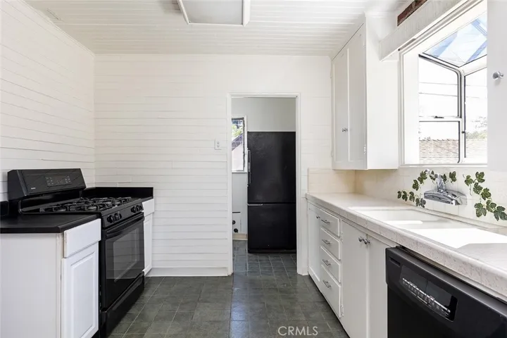 1834 Alpha Road, Glendale, California 91208