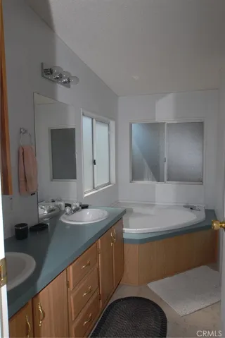 880 N. Lake Street Unit 117, Hemet, California 92544