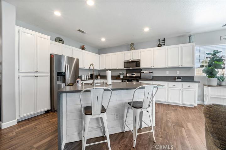 39332 Kennedy Drive, Palmdale, California 93551