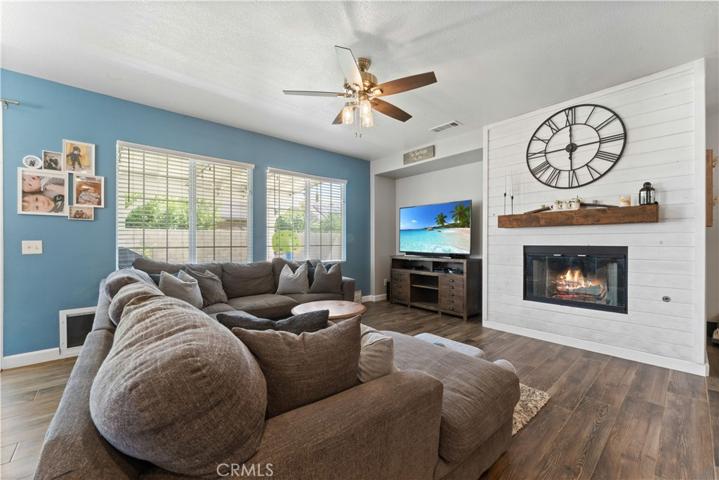 39332 Kennedy Drive, Palmdale, California 93551