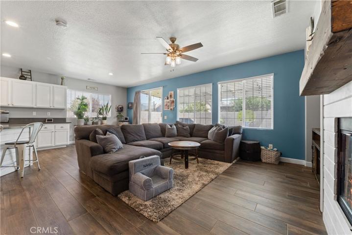 39332 Kennedy Drive, Palmdale, California 93551