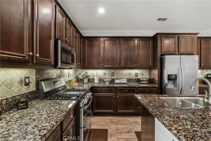36451 Torrey Pines Drive, Beaumont, California 92223