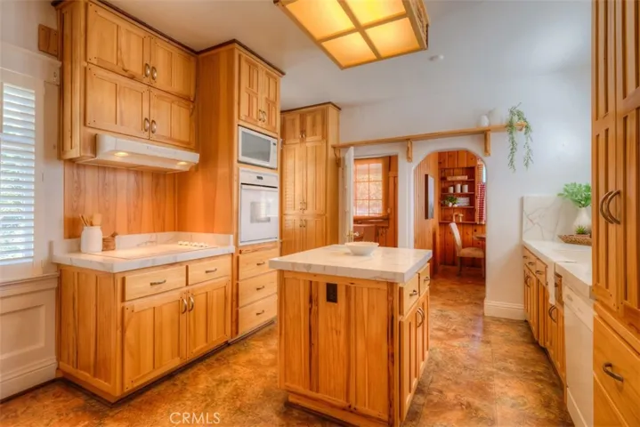 180 N Merrill Avenue, Willows, California 95988