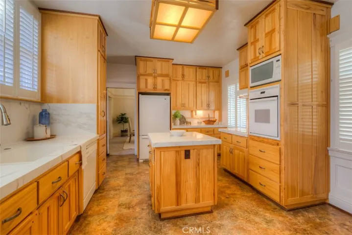 180 N Merrill Avenue, Willows, California 95988