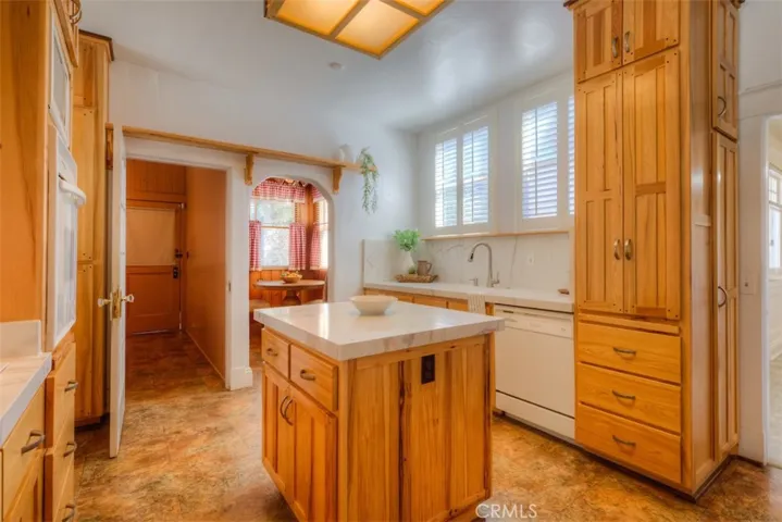 180 N Merrill Avenue, Willows, California 95988