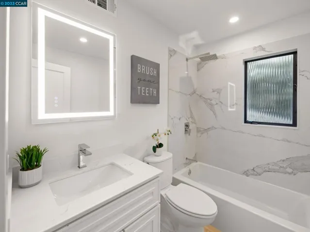 3546 Calandria Ave, Oakland, California 94560-5