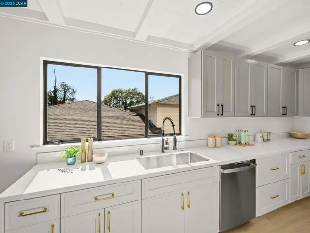 3546 Calandria Ave, Oakland, California 94560-5