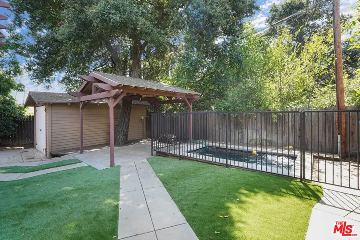 910 Bell Street, Pasadena, California 91104