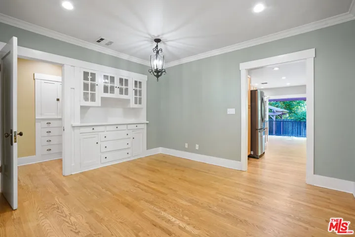 910 Bell Street, Pasadena, California 91104