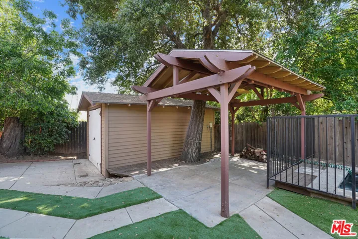 910 Bell Street, Pasadena, California 91104