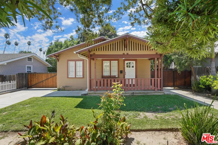 910 Bell Street, Pasadena, California 91104