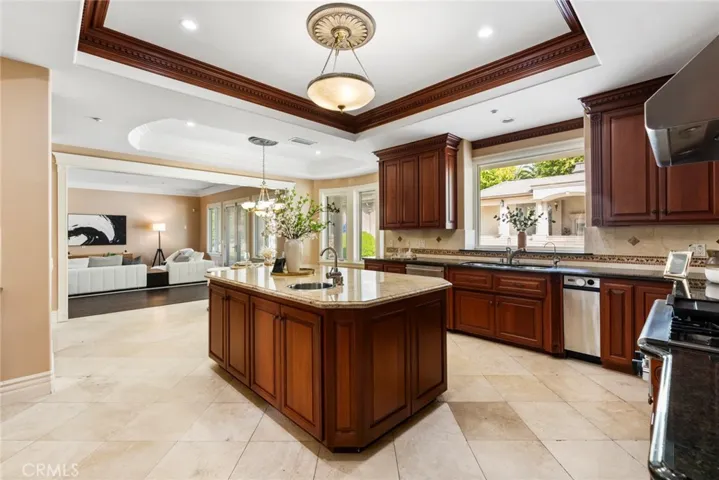735 Hampton Road, Arcadia, California 91006