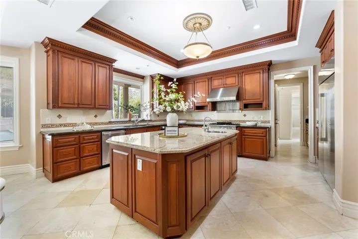 735 Hampton Road, Arcadia, California 91006