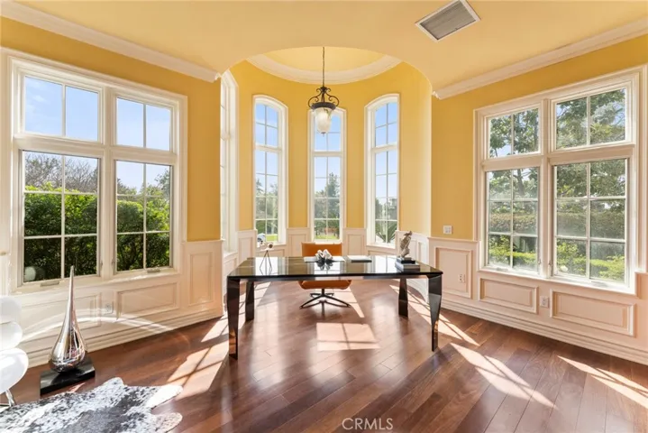 735 Hampton Road, Arcadia, California 91006