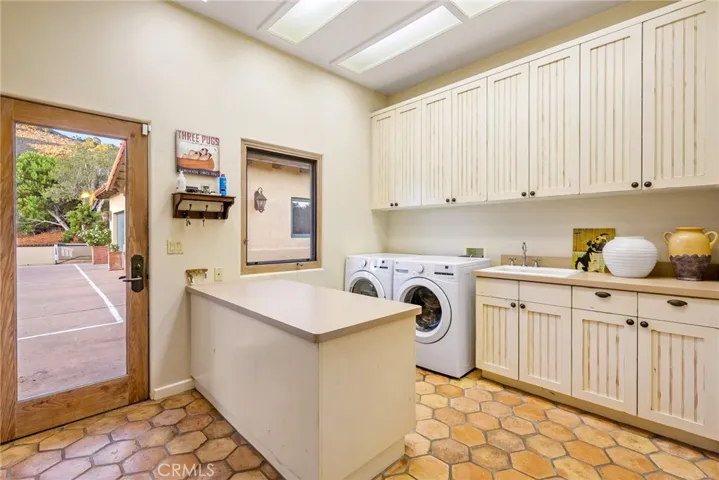 Large Laundry Room