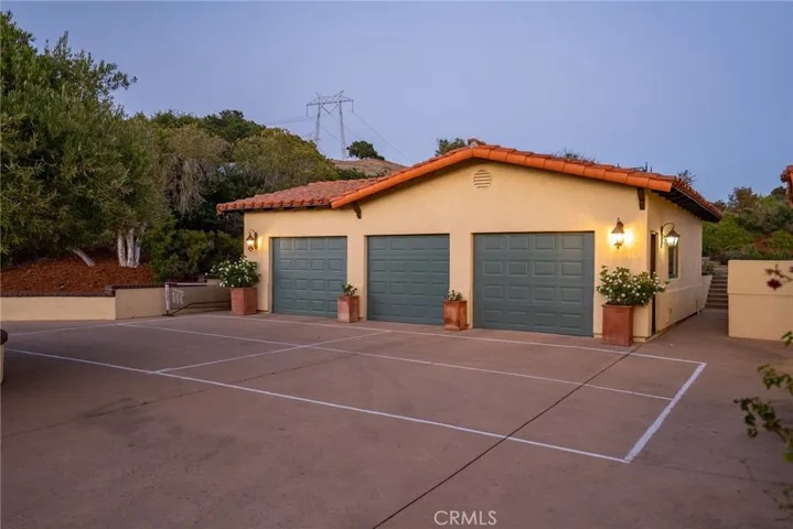 Large 3 Car Garage