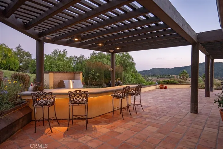 Outdoor Kitchen