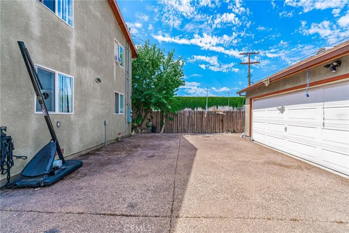 345 W 73rd Street, Los Angeles, California 90003