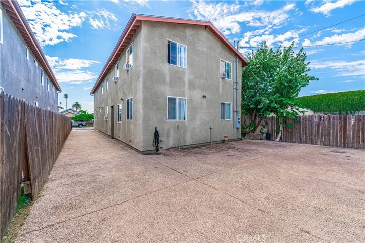 345 W 73rd Street, Los Angeles, California 90003