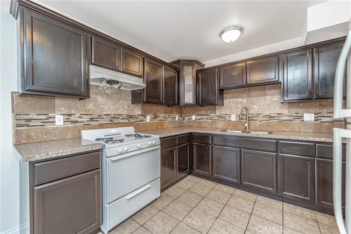 345 W 73rd Street, Los Angeles, California 90003