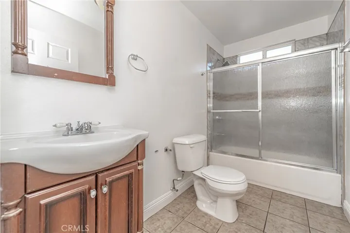 345 W 73rd Street, Los Angeles, California 90003