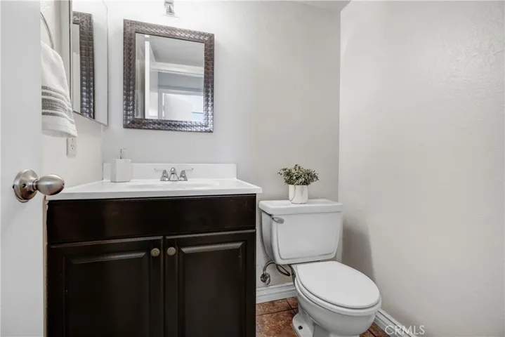 1/2 Bath Downstairs