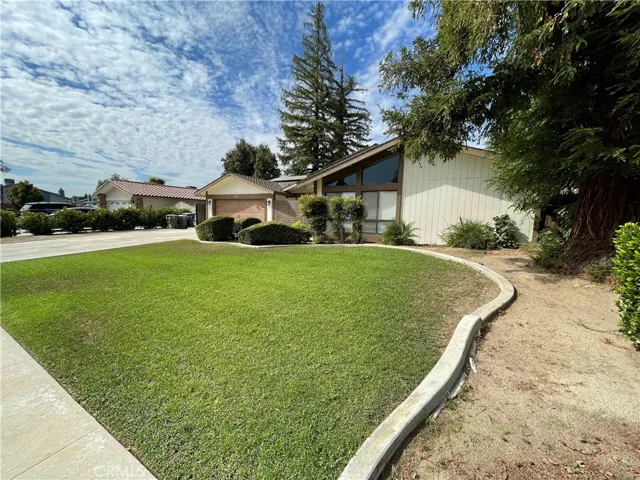 3113 Harrogate Lane, Bakersfield, California 93309