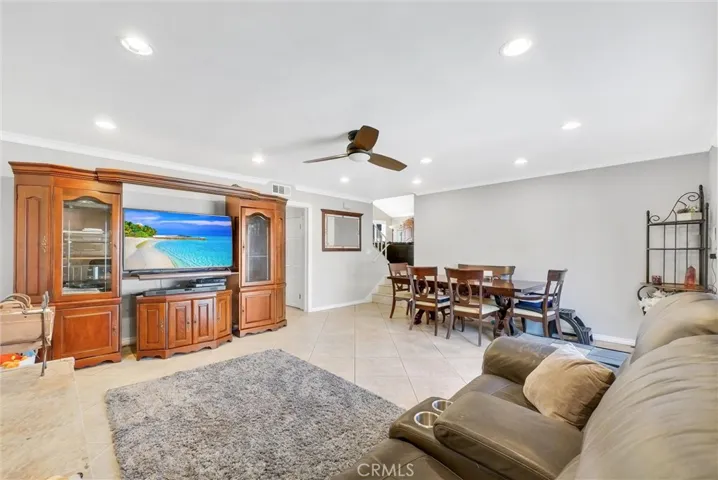 4517 Ironwood Avenue, Seal Beach, California 90740