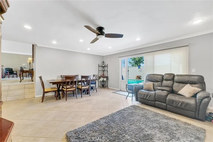 4517 Ironwood Avenue, Seal Beach, California 90740