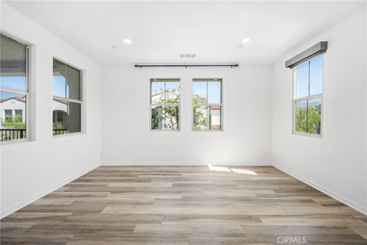 502 Trailblaze, Irvine, California 92618