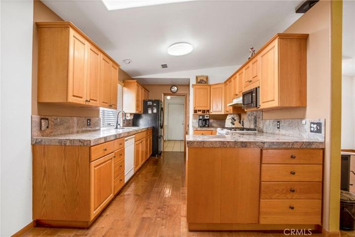 13195 Tamarisk Road, Victorville, California 92395