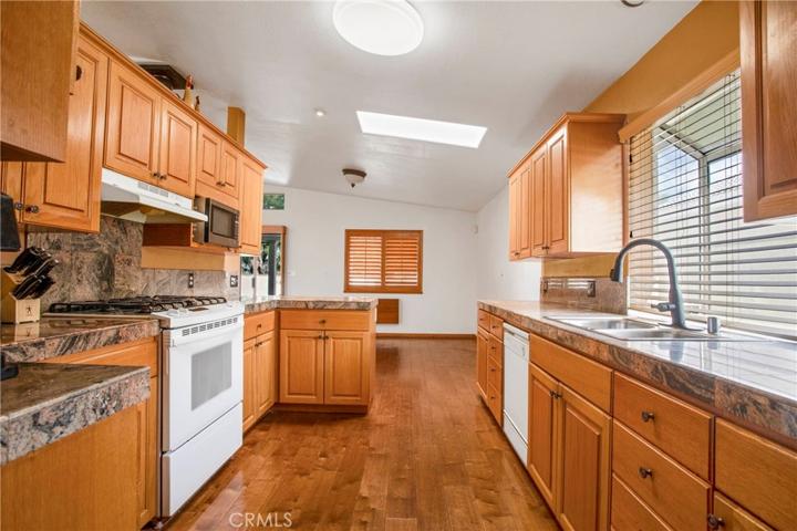 13195 Tamarisk Road, Victorville, California 92395