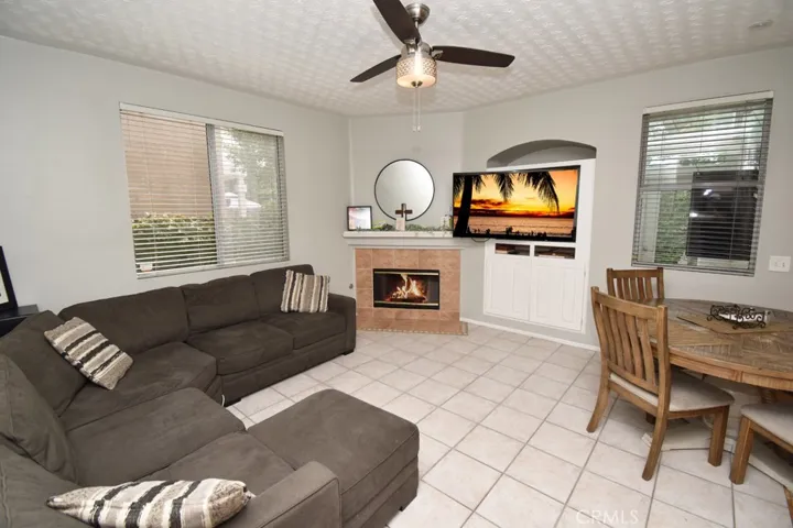 5630 Hunt Club Drive, Fontana, California 92336