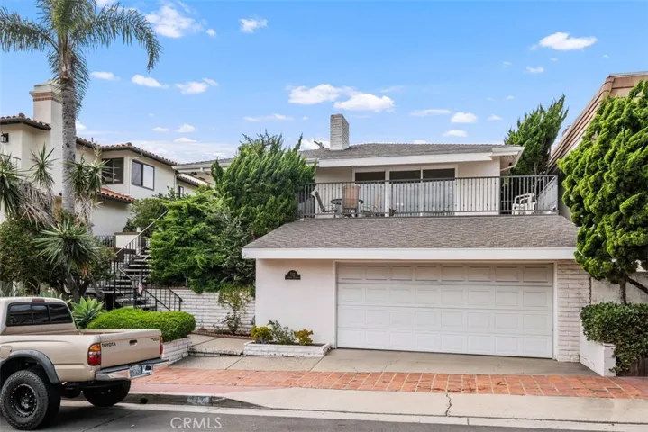 122 W Avenida Valencia, San Clemente, California 92672