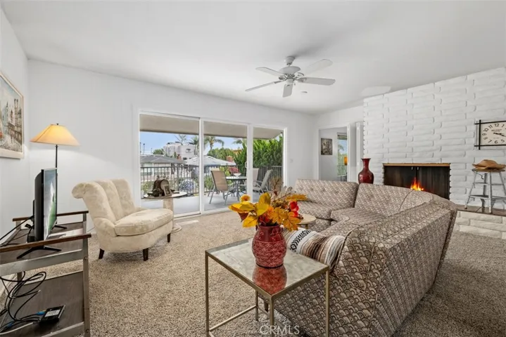 122 W Avenida Valencia, San Clemente, California 92672