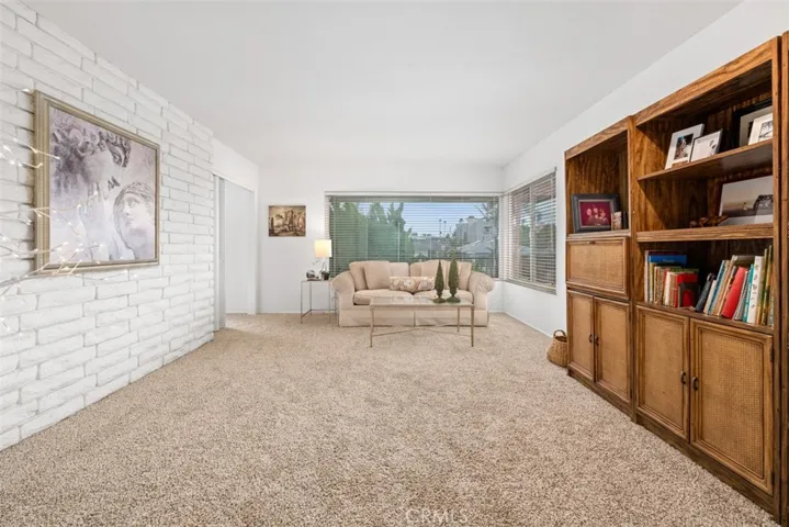 122 W Avenida Valencia, San Clemente, California 92672