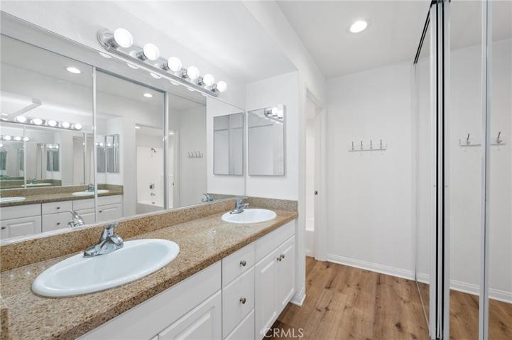 21520 Burbank Boulevard Unit 104, Woodland Hills, California 91367