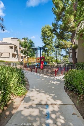 21520 Burbank Boulevard Unit 104, Woodland Hills, California 91367