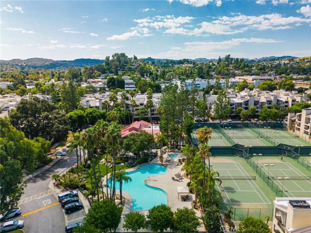 21520 Burbank Boulevard Unit 104, Woodland Hills, California 91367