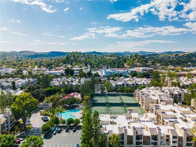 21520 Burbank Boulevard Unit 104, Woodland Hills, California 91367