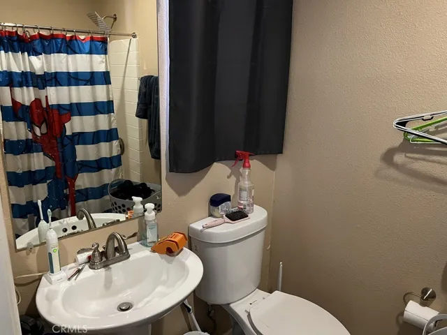 1351 Brentwood Ave, Thermal, California 92274