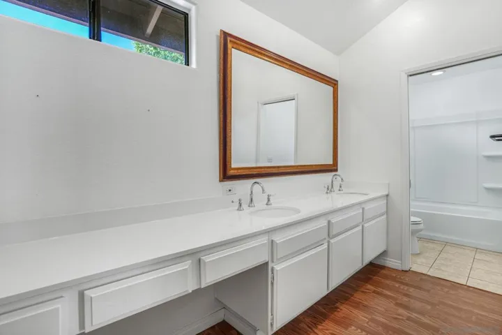 8851 Via Andar, San Diego, California 92122