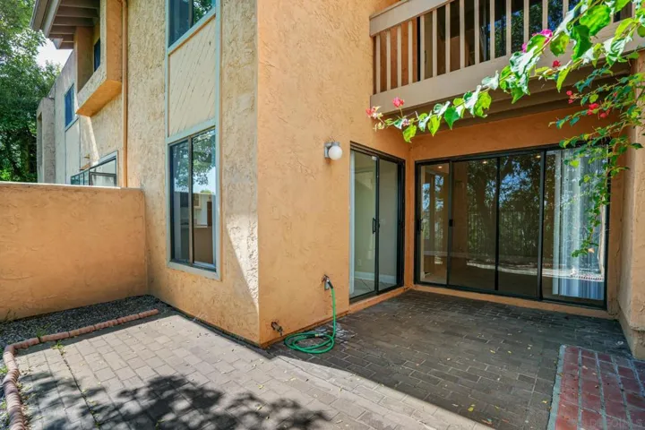 8851 Via Andar, San Diego, California 92122
