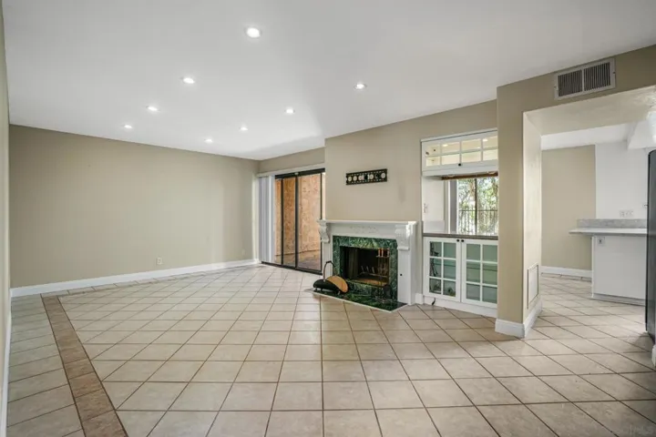 8851 Via Andar, San Diego, California 92122