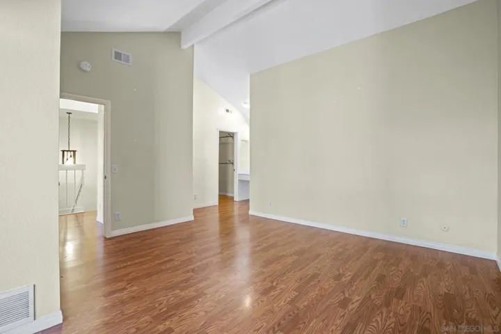 8851 Via Andar, San Diego, California 92122