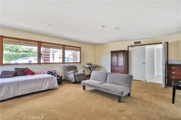 17 Bradford Ave, Camarillo, California 93010