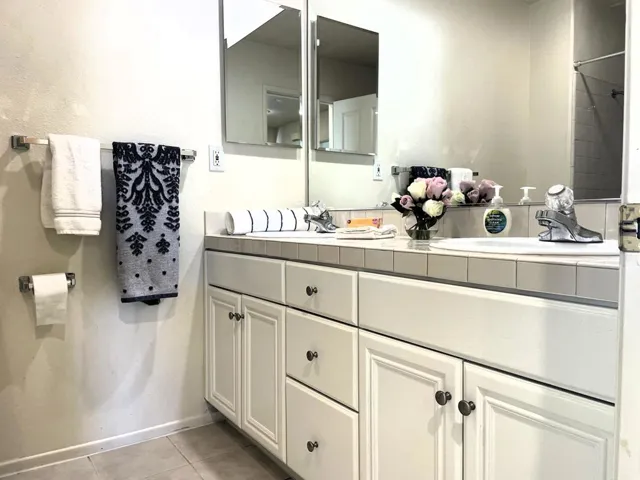 Bathroom Hallway (1)