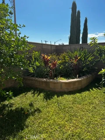 16737 Kalmia Lane, Fontana, California 92336