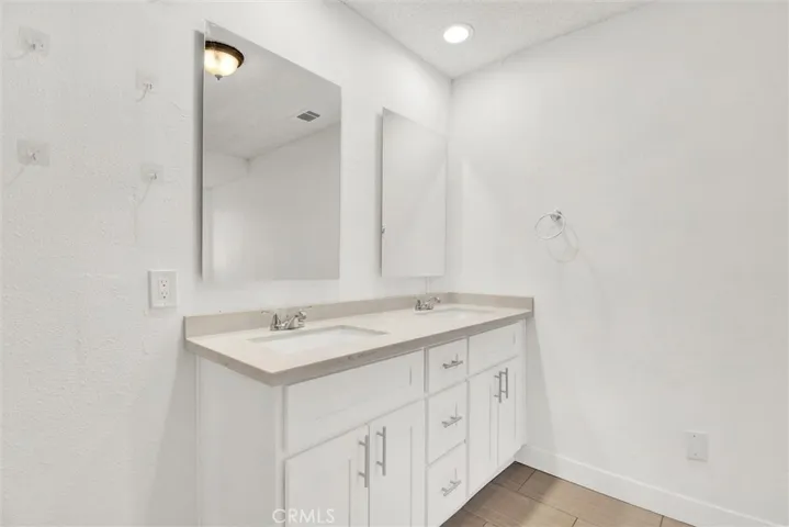 Master En-Suite Bathroom
