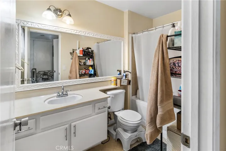 2812 Tuolumne Place D, Ontario, California 91761